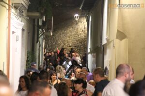 Altomonte in festa: musica, spettacoli, gastronomia e artigianato. In migliaia alla Notte Bianca 2025 - FOTO 63 altomonte22