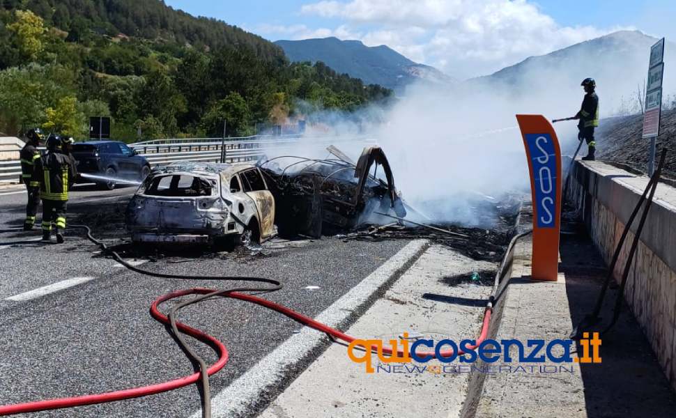 incidente mormanno direzione sud A2 mezzi in fiamme 03