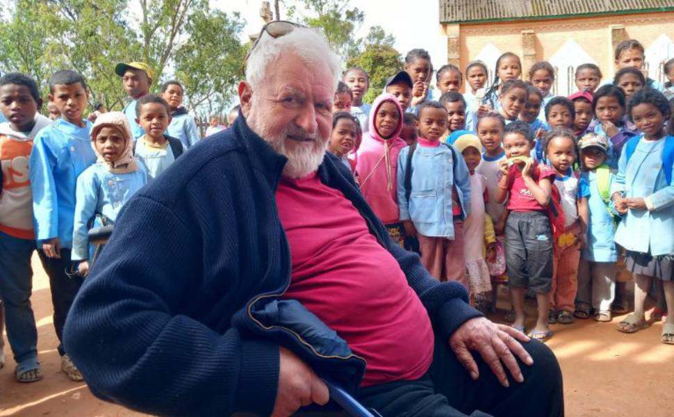 padre fedele missione