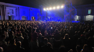 Piazza strapiena e "cuoricini": il travolgente live dei Coma Cose chiude il Settembre Rendese 2025 - FOTO 57 Coma Cose3