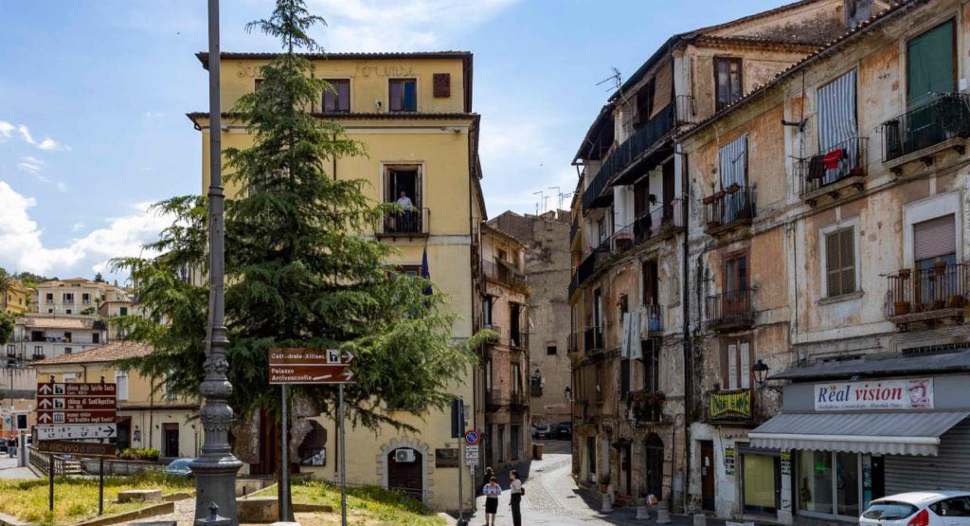 Riapre Corso Telesio