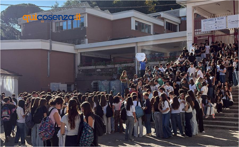«ATP Cosenza ordina di segnalare cortei studenteschi pro-Palestina, vergognoso». La denuncia Usb 51 Corteo_gaza_telesio