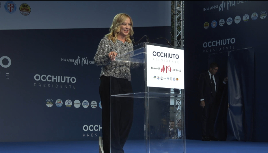 Giorgia Meloni spinge Occhiuto e attacca la sinistra: "No alla paghetta di Stato, la Calabria vuole competere" 67 Meloni Lamezia