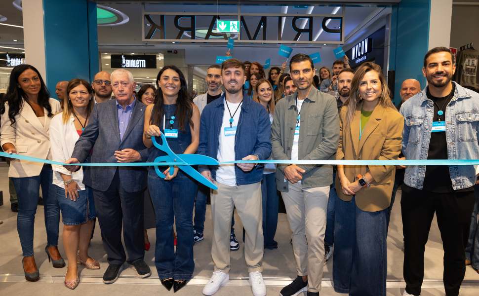 Primark a Rende, le prime impressioni dei clienti «assortimento al top e prezzi smart» - FOTO E VIDEO 59 Primark Cosenza Metropolis taglio nastro