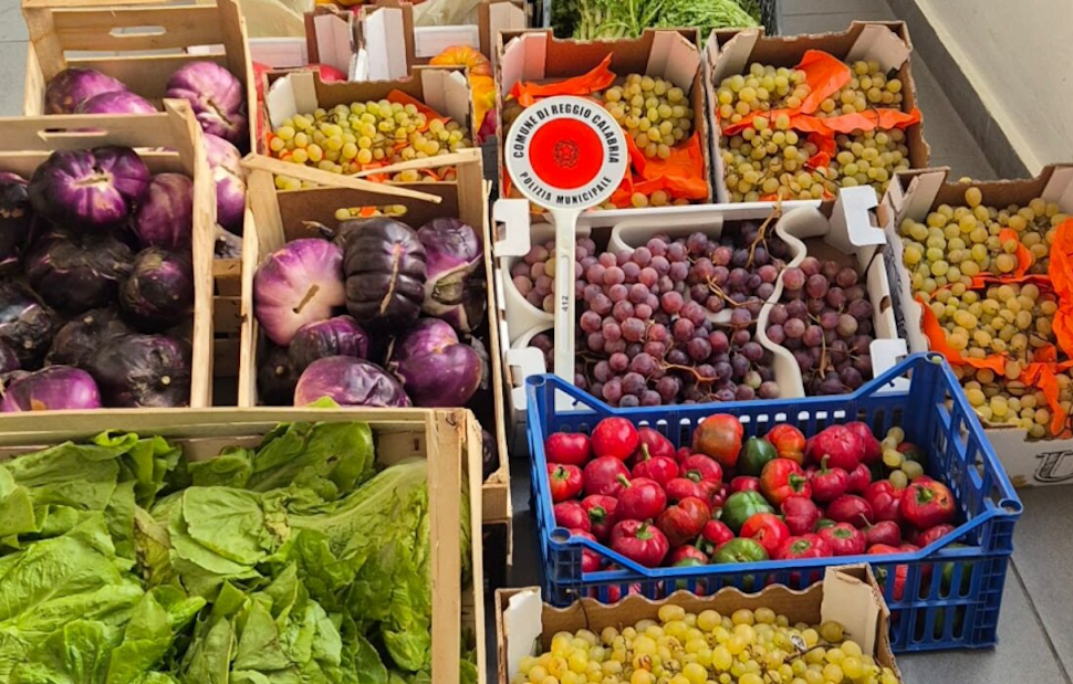 Sequestro verdura e frutta
