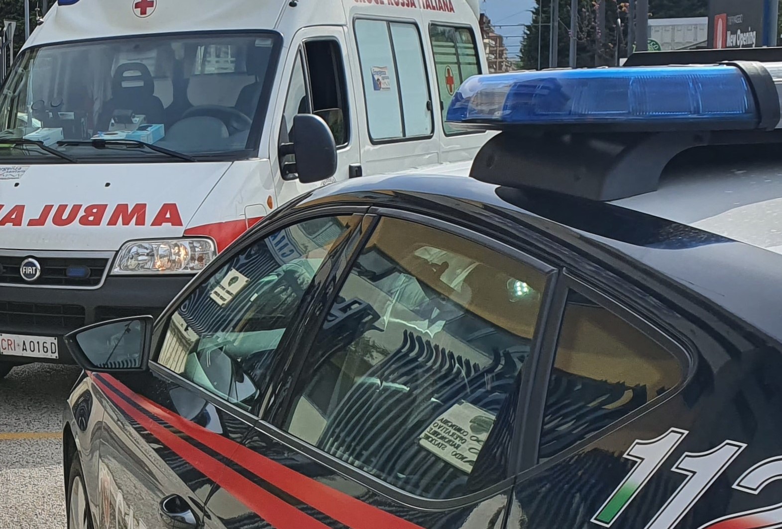 carabinieri-ambulanza incidente guardia