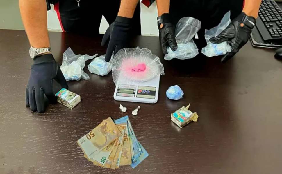carabinieri cocaina rosa