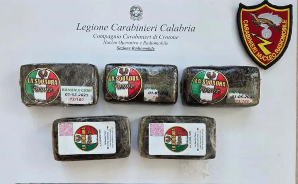 crotone hashish macerie