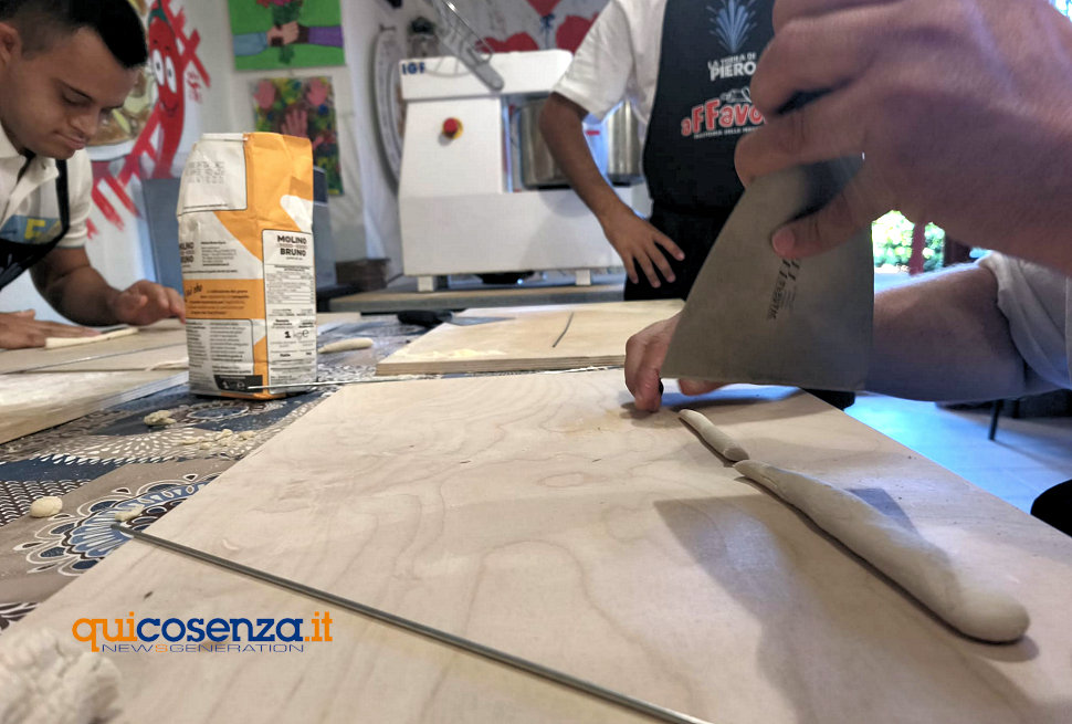 Cosenza: 'Maccabuoni' fatti a mano, amore e inclusione. La ricetta di 'aFFavorì', la "trattoria delle persone" 57 maccabuoni 04