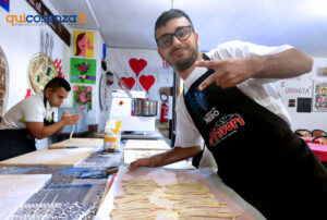 Cosenza: 'Maccabuoni' fatti a mano, amore e inclusione. La ricetta di 'aFFavorì', la "trattoria delle persone" 55 maccabuoni 06