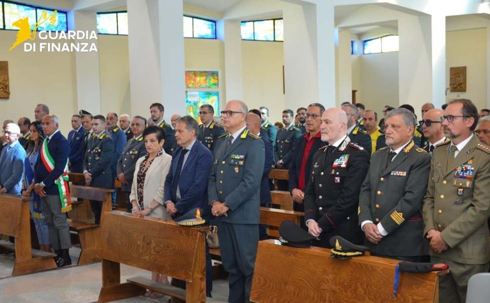 Cosenza: celebrato nella Parrocchia di Sant’Aniello il patrono della Guardia di Finanza 57 san matteo patrono guardia finanza cosenza 01