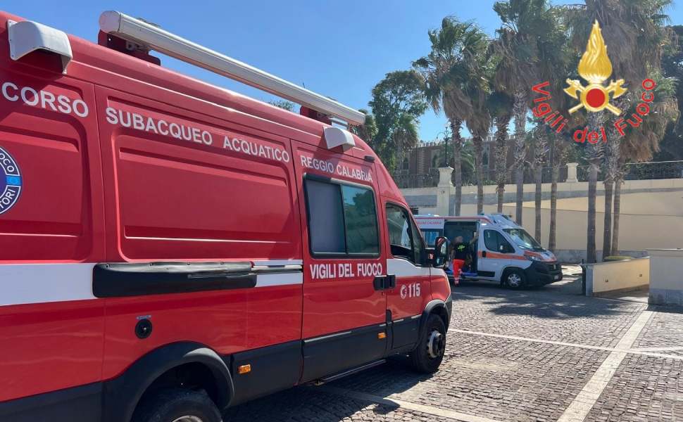 sommozzatori vigili fuoco e ambulanza 118