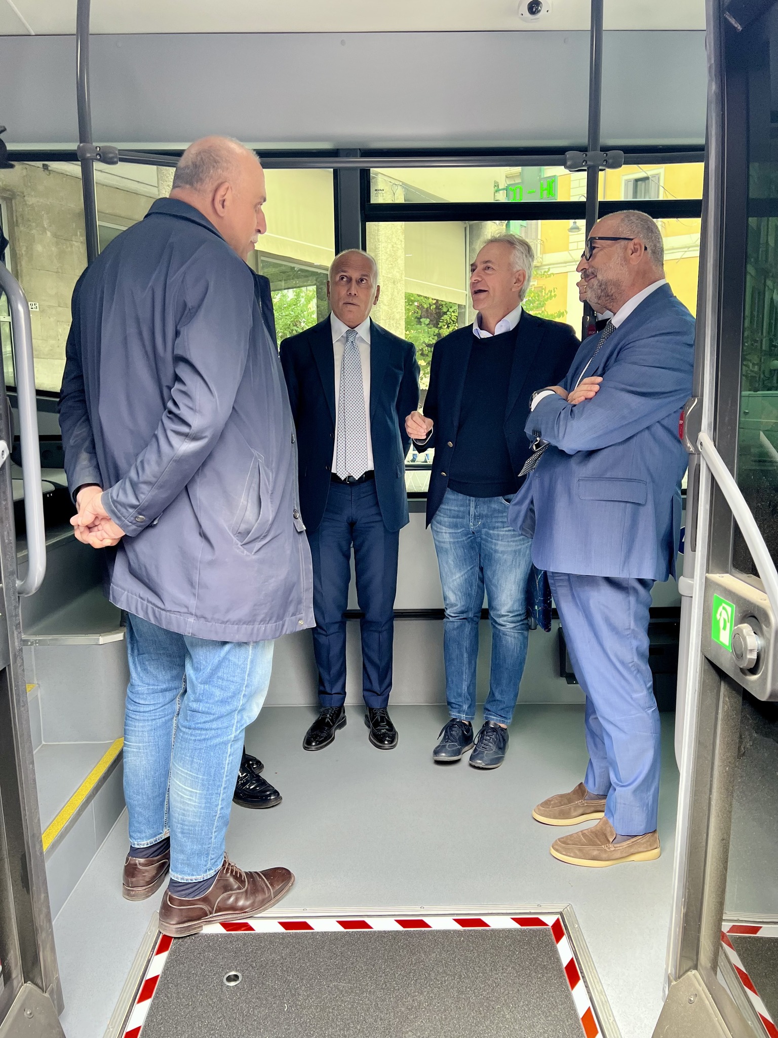 Amaco, conto alla rovescia: in arrivo 16 nuovi autobus a Cosenza 52 559402172 1128677465908133 6406554488965098941 n