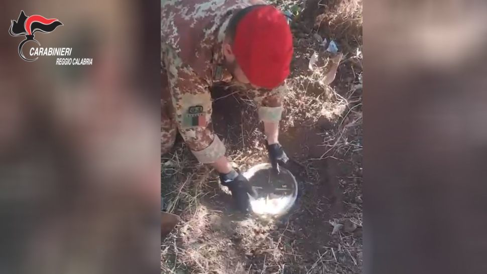 deposito droga sotterrato