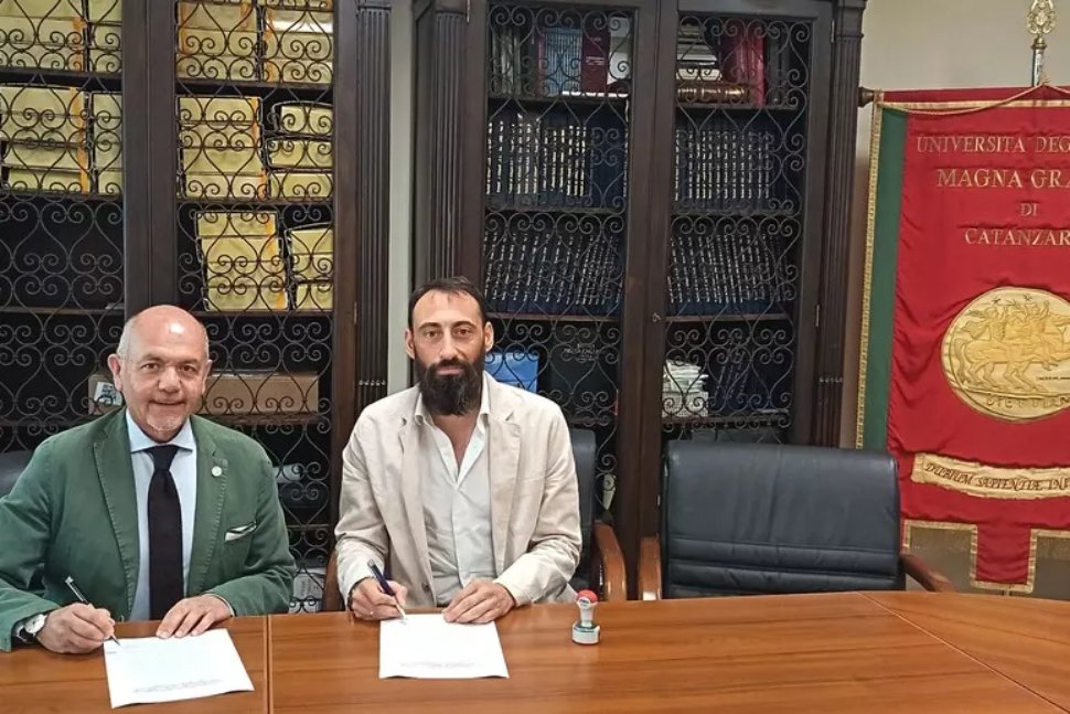 Moschea all'Università polemica
