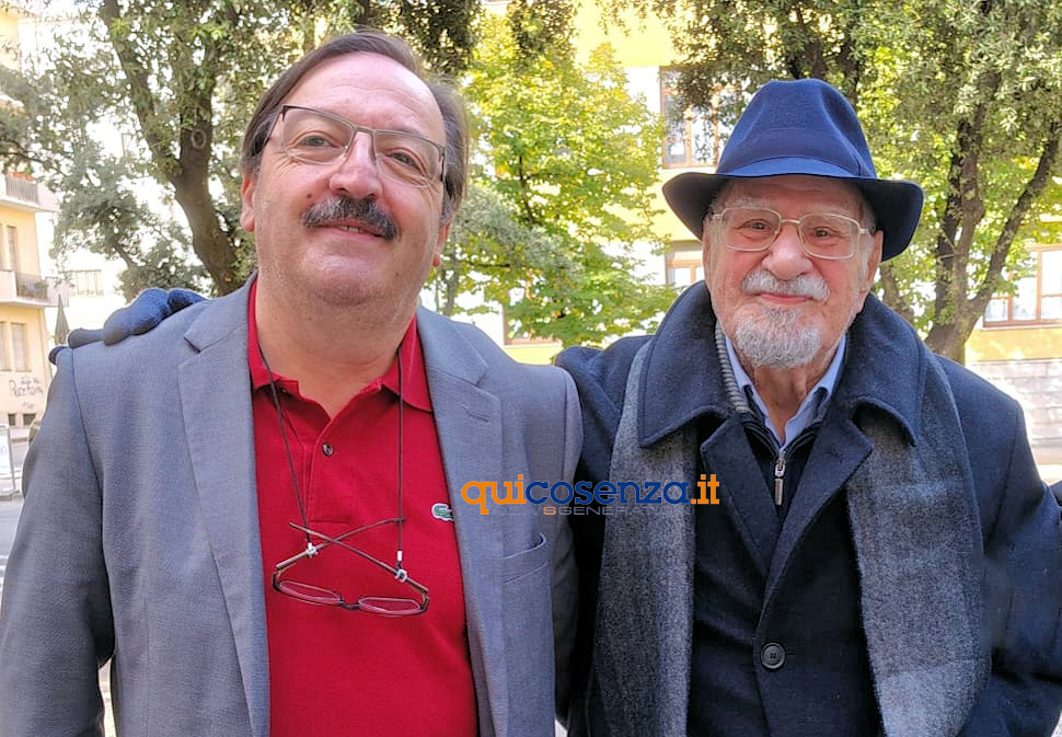 Cosenza, a 104 anni il professor Vicenzo Cretella ha votato al seggio 48 di via Misasi 54 Prof Cretella