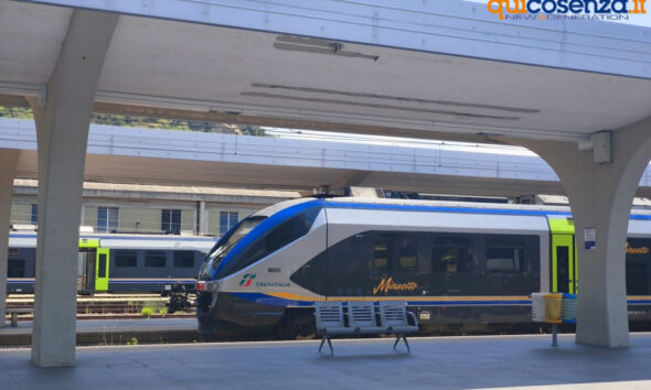 Treno Cosenza Stazione ferroviaria Vaglio Lise
