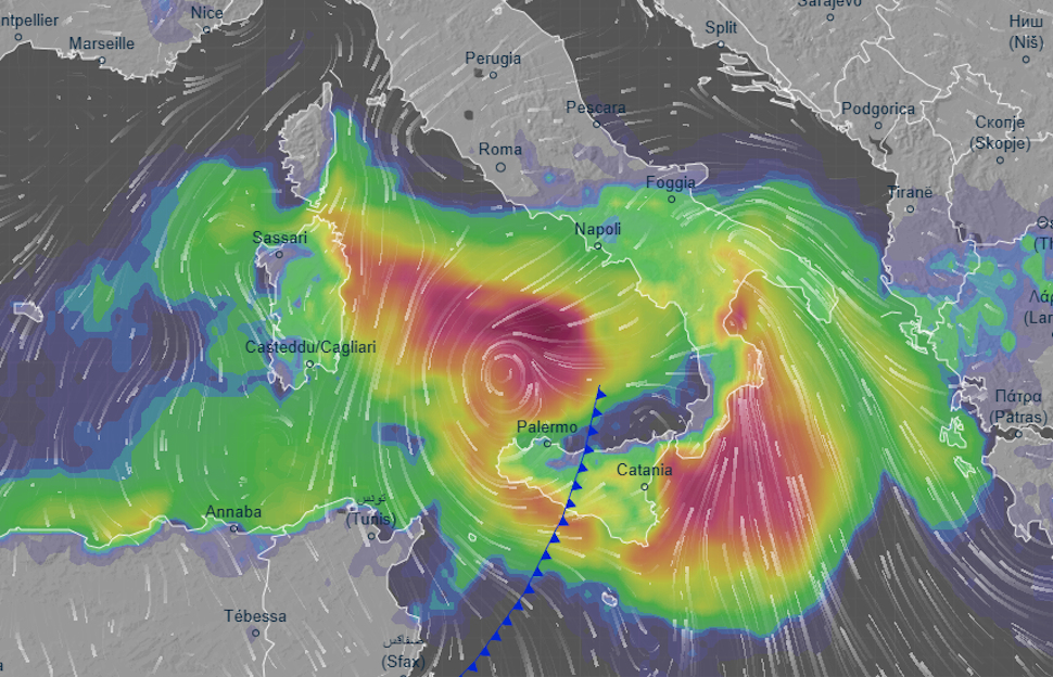 Ciclone Mediterraneo sul basso Tirreno: allerta meteo arancione in Calabria. Rischio nubifragi e temporali 52 Ciclone Mediterraneo Tirreno
