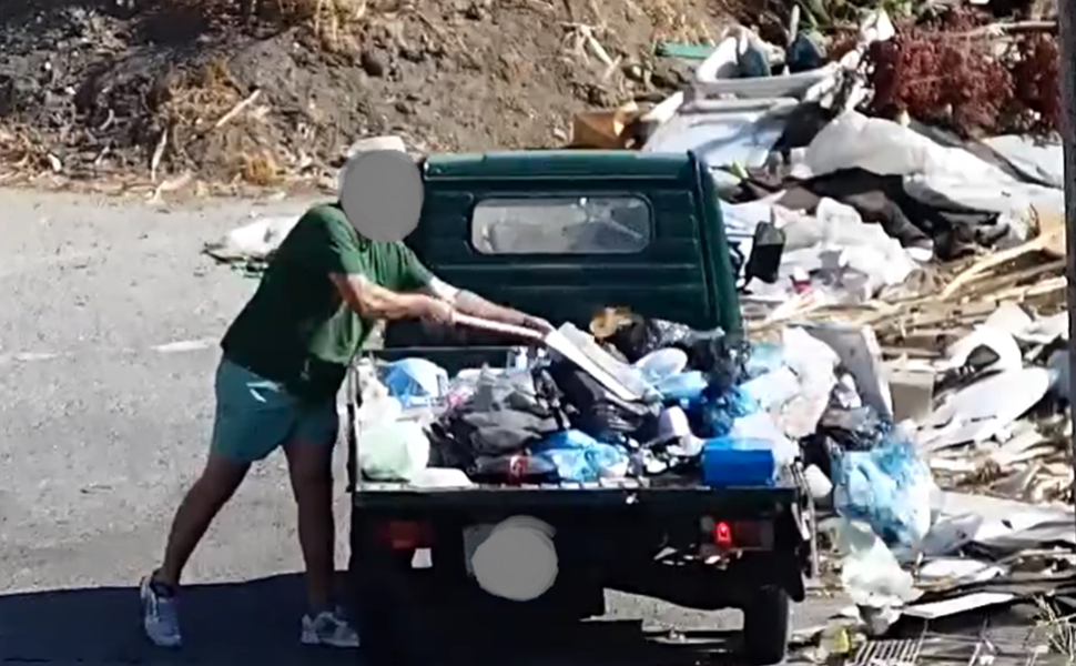 abbandono rifiuti fototrappola
