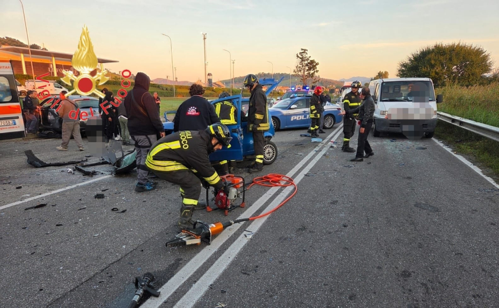 incidente via emilia catanzaro 02