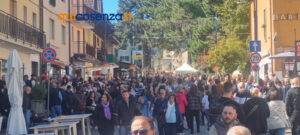 La Sila fa il pieno di turisti. Boom di presenze da tutto il sud per la Sagra del Fungo a Camigliatello Silano - FOTO 56 sagra del fungo 4