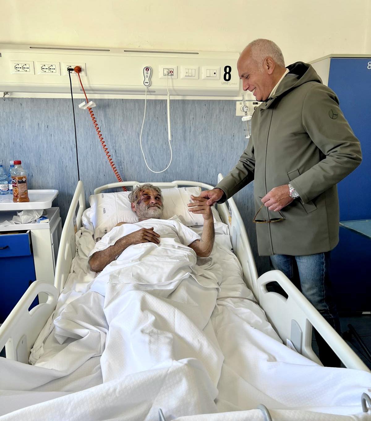 Clochard aggredito a Cosenza, l'appello di Ciacco: «Un consiglio aperto per dargli parola» 53 cristian_clochard_cosenza