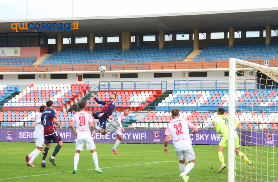 Cosenza Benevento_02_quicosenza  cross in area
