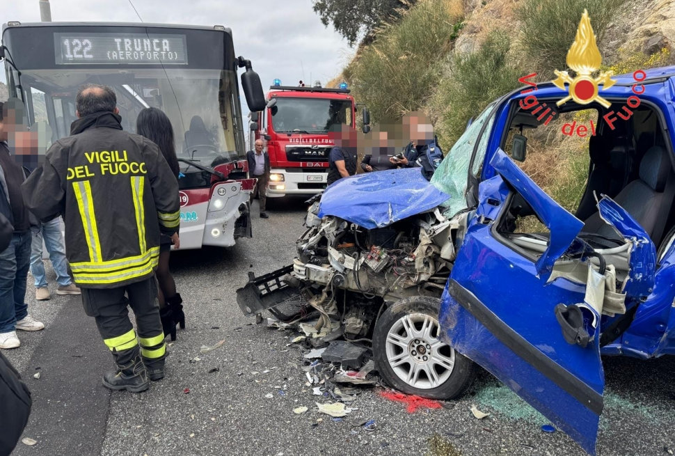 Incidente Doblò autobus
