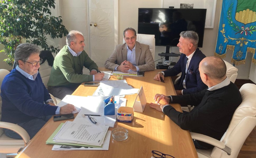 Lincontro a Palazzo dei Bruzi tra i tre assessori di Cosenza Rende e Castrolibero