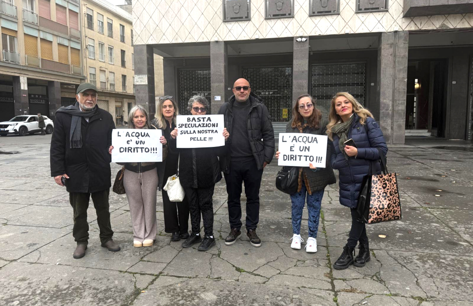 Crisi idrica a Cosenza proteste comitato De Cicco