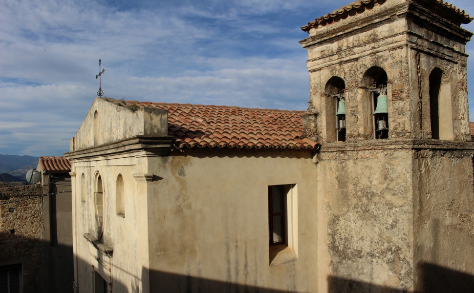 Tornano le “Giornate FAI per le Scuole”: visite speciali guidate dagli "apprendisti ciceroni" 52 Santa Severina KR Giornate FAI per le scuole
