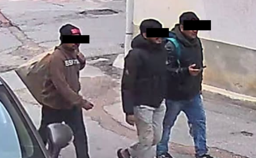 foto social segnalazione molestie e furti