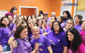 All’Annunziata di Cosenza la festa dei Piccoli Guerrieri: Brunori canta “L’albero delle noci” per la Neonatologia 55 Giornata Mondiale della Prematurità