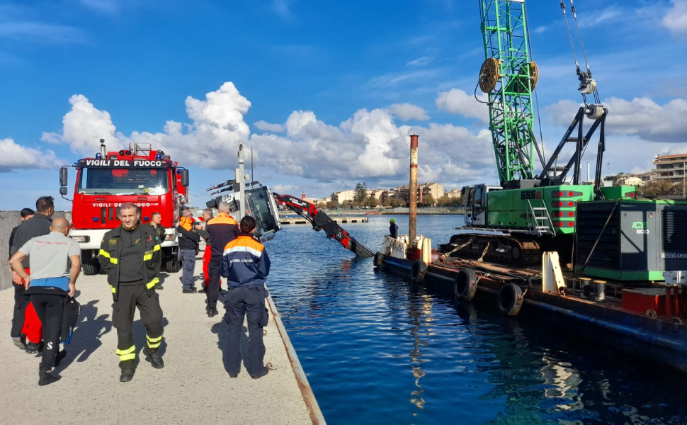 incidente gru villa san giovanni 01
