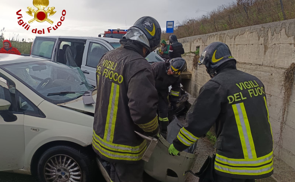 incidente vvff crotone 02