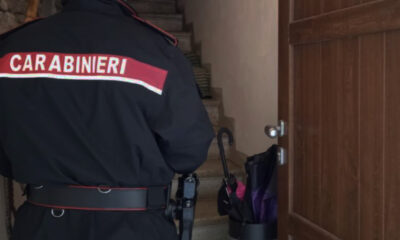 minacce ed estorsione - carabinieri irruzione