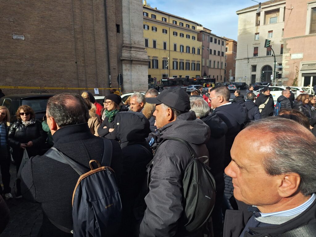Ex Lsu/Lpu calabresi in rivolta: flash mob a Roma. Il Governo apre al dialogo 52 20251204 120210