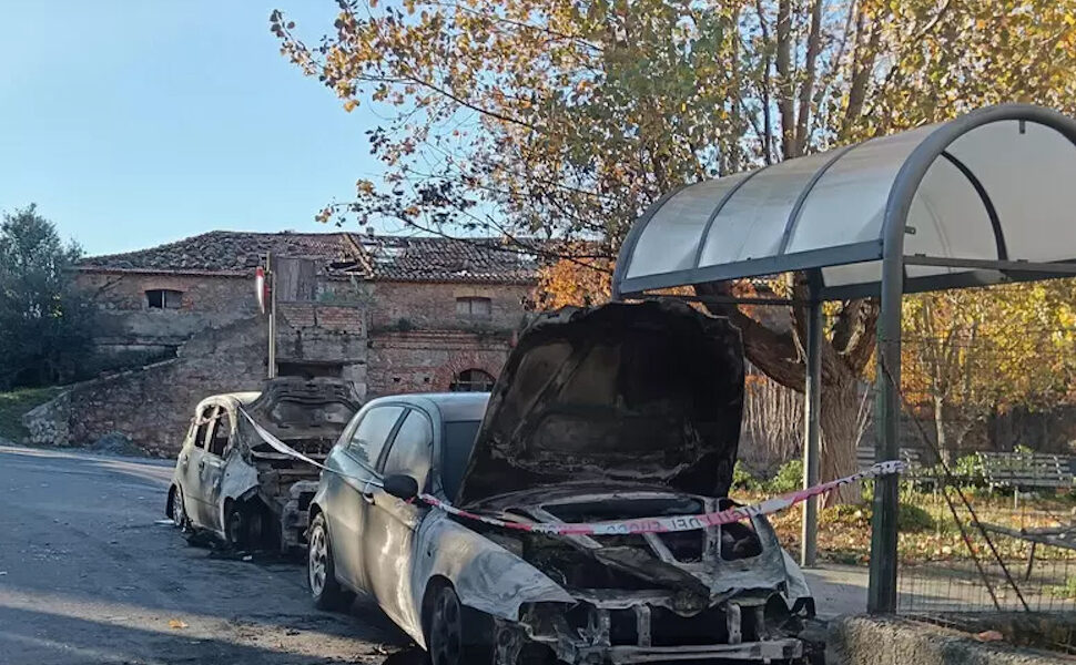 Auto in fiamme Santa Domenica Talao