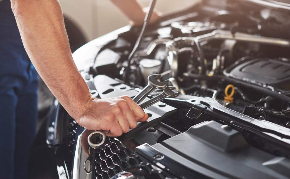 Auto sempre più vecchie e riparazioni più care: 13 anni l'età media, +33% gli aumenti 52 Auto riparazione