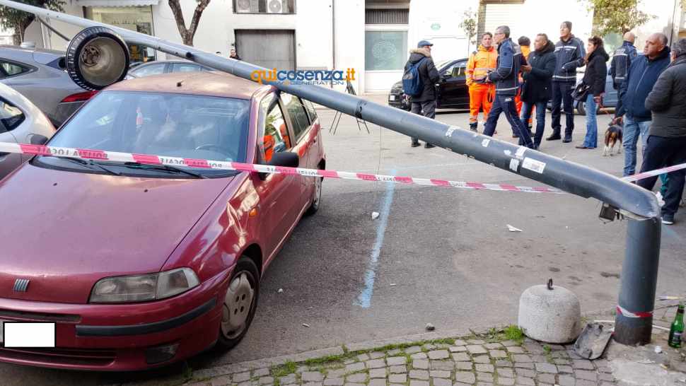 Auto lampione 3