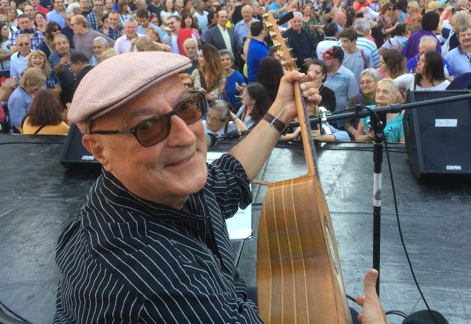 Addio al maestro Cataldo Perri, il medico-musicista che ha raccontato la Calabria e la vita con la chitarra 51 Cataldo perri2