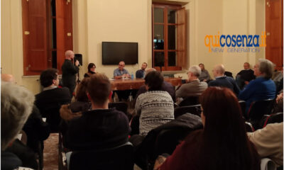 Cosenza senz’acqua, cittadini a raccolta. Sportello legale e soluzioni pratiche in campo (VIDEO) 184 Cosenza_acqua_riunione-La-Base