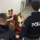 Stipati nel bagno e a contatto con altra merce, sequestrati 235 chili di fuochi d'artificio illegali 53 Fuochi d'artificio illegali