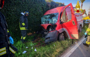 Furgone BMW X4scontro_ incidente Statale 18 pizzo
