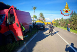 Furgone BMW X4scontro_ incidente Statale 18