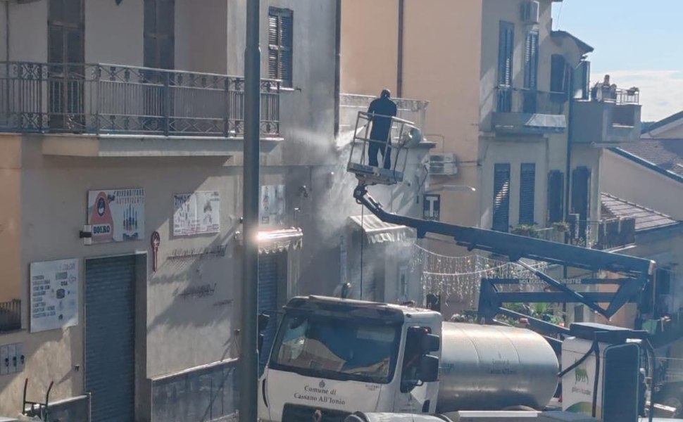 Incendio bar Cassano Ionio