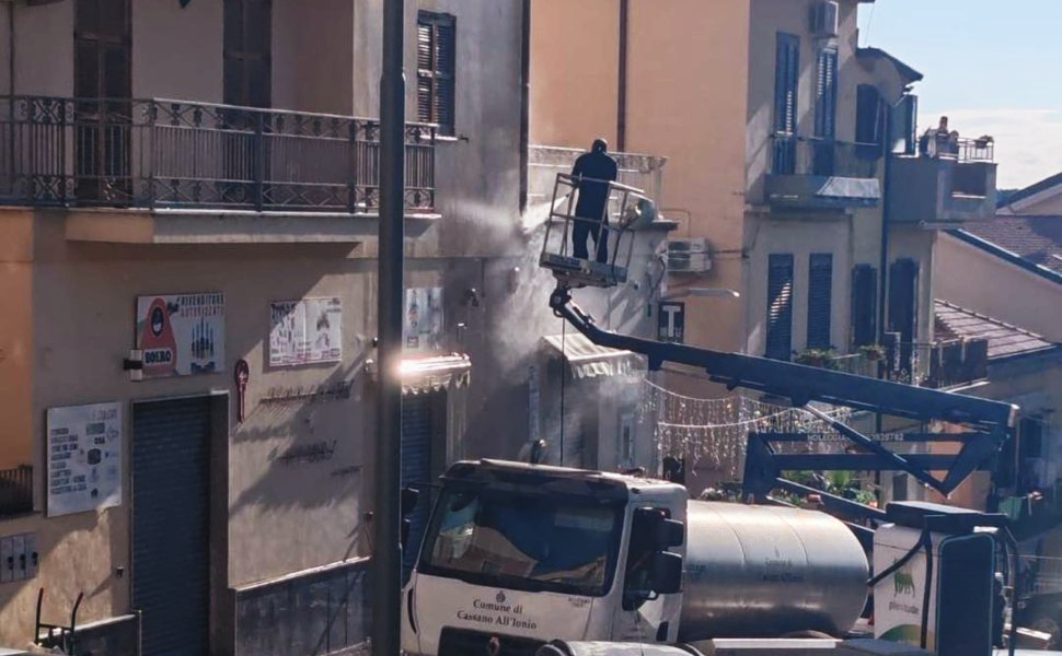 Cassano Ionio, fiamme al bar tabacchi: identificato un uomo di 45 anni 51 Incendio tabacchi Cassano-Ionio