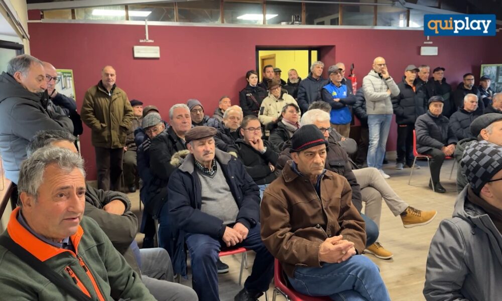 Longobucco: occupata la sala consiliare per sanità e viabilità