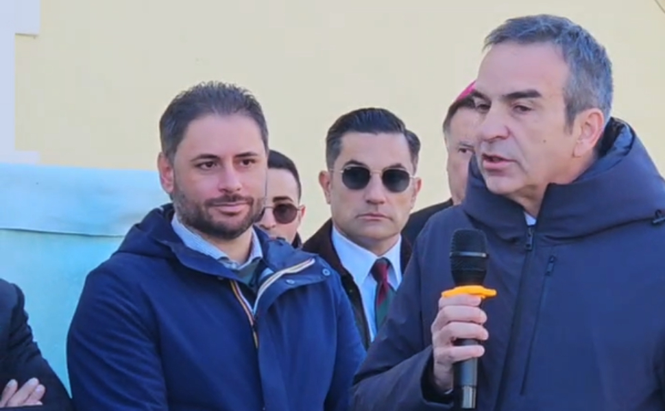 Catanzaro inaugura la metropolitana di superficie: prima corsa per il Capodanno Rai al Lido 52 Metropolitana Catanzaro Occhiuto