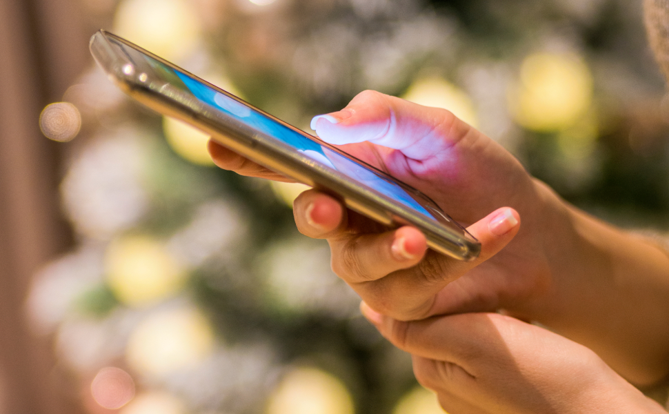 Natale: a Cosenza esplode la dipendenza da cellulare, l’allarme della psicoterapeuta 53 Natale dipendenza cellulare cosenza 02